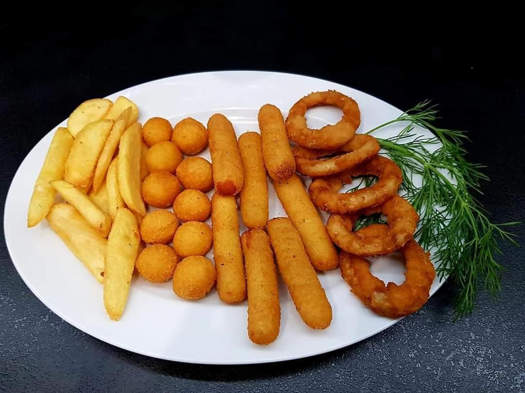 Przystanek Roszkow -Noclegi I Restauracja Kültér fotó