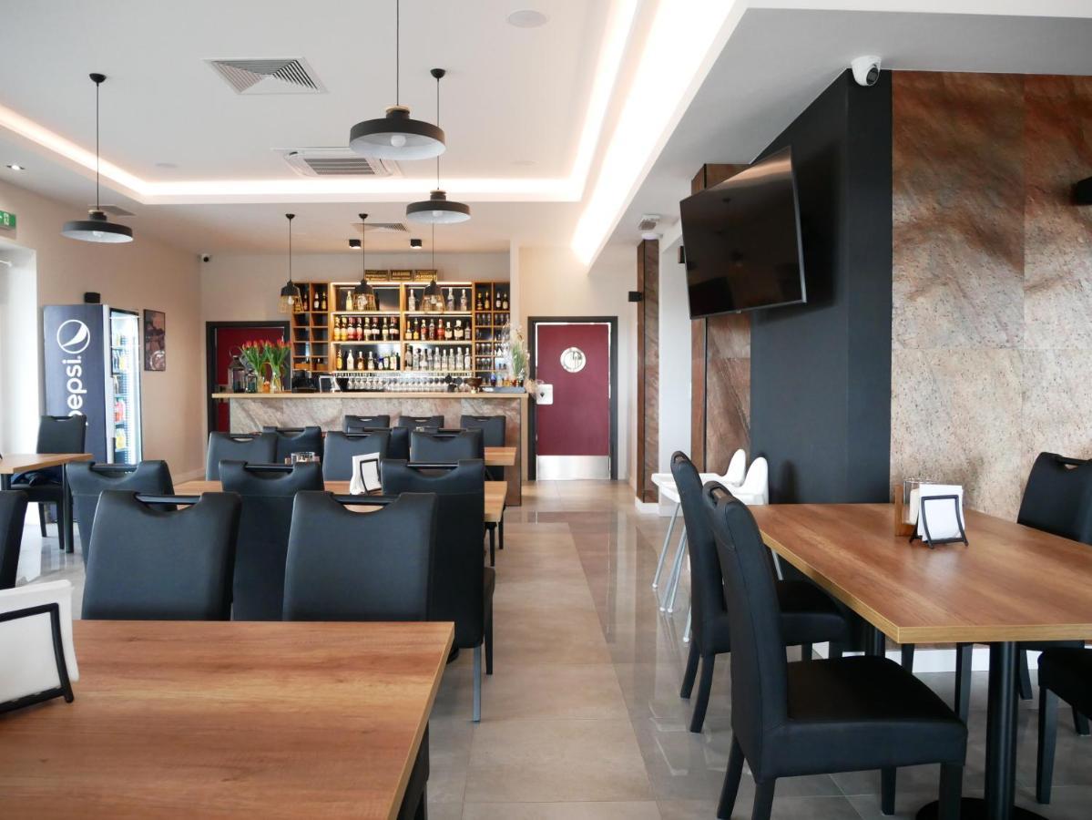 Przystanek Roszkow -Noclegi I Restauracja Kültér fotó