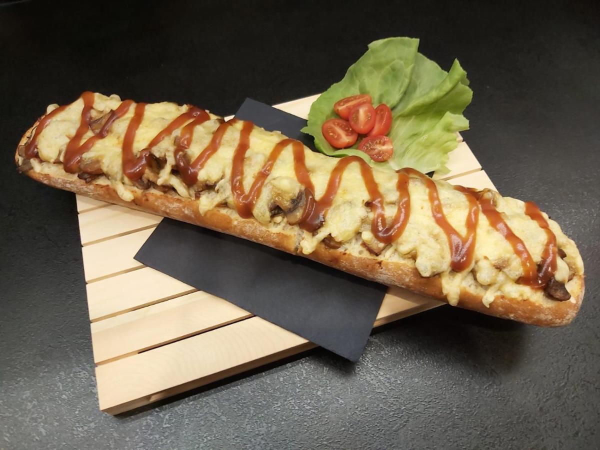Przystanek Roszkow -Noclegi I Restauracja Kültér fotó